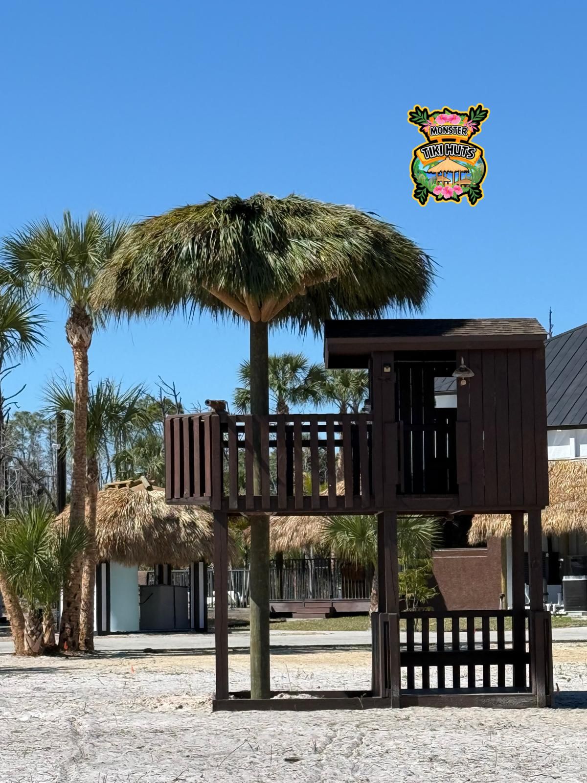 Single post tiki hut umbrella — Florida installation 4