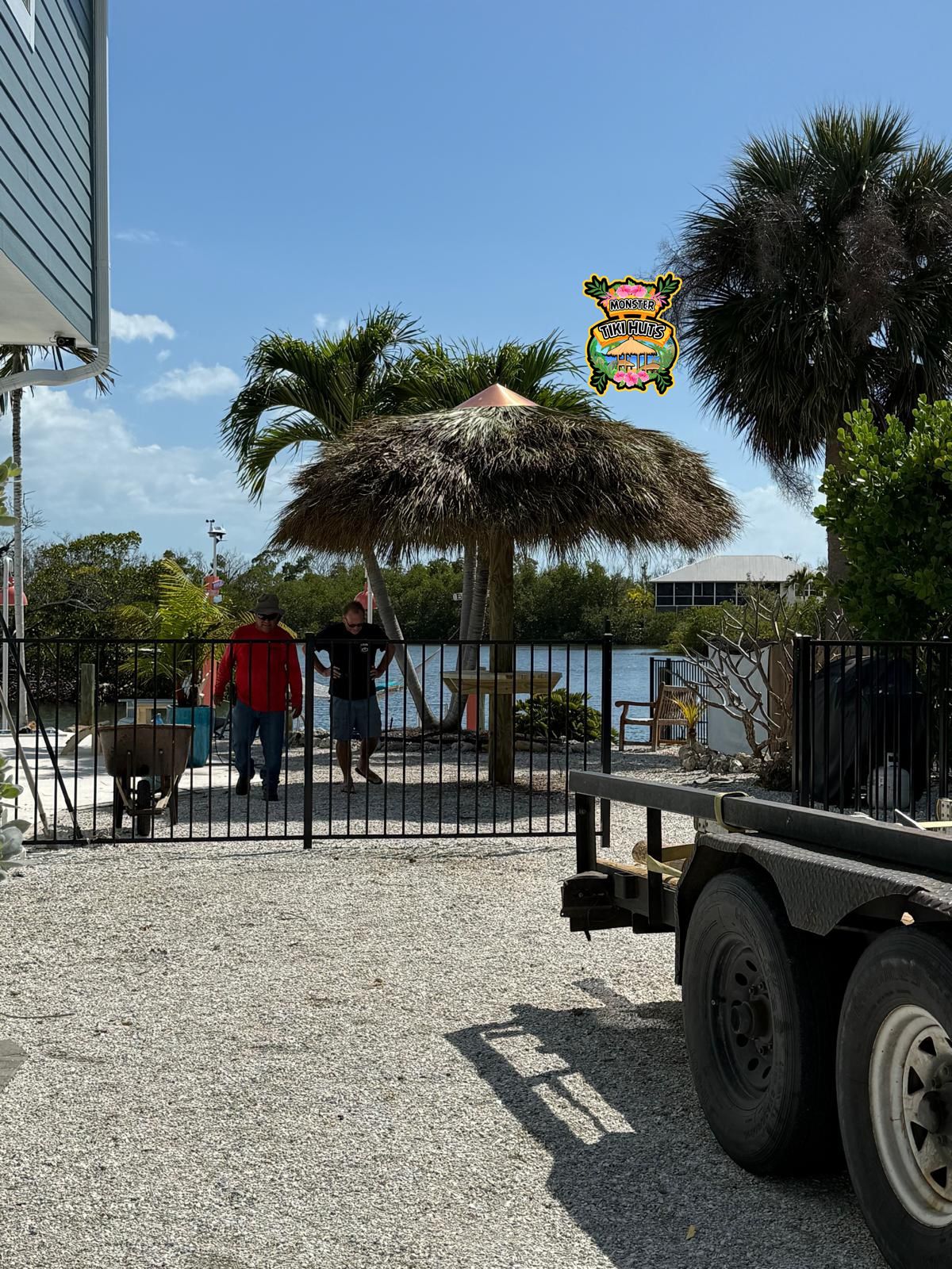 Single post tiki hut umbrella — Florida installation 5